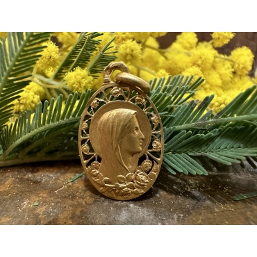 Vierge Marie aux Roses