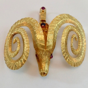 Pendentif bélier de Ilias Lalaounis