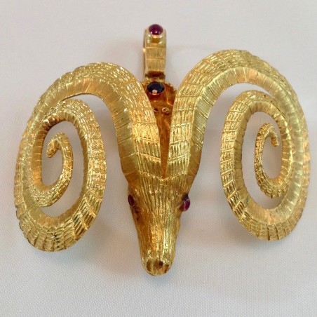 Pendentif bélier de Ilias Lalaounis