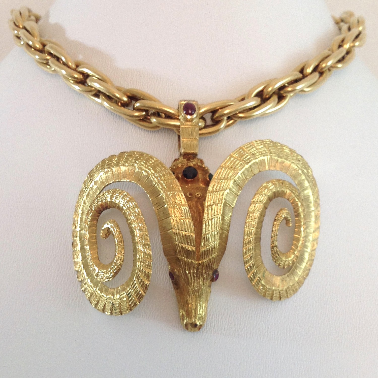 Bracelet Bélier (RAM) En Or 14 Carats - Sertis Diamants Et Rubis - Bijou Fin Vintage
