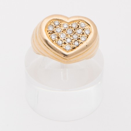 French heart diamond pavement ring