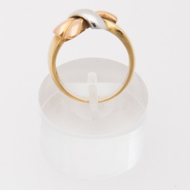 Three-tone gold Bow ring.