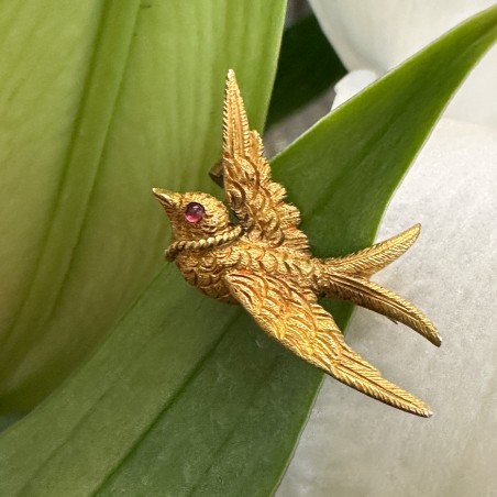 Brooches, pins, charms